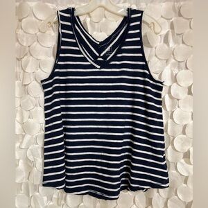 GAP navy & white sleeveless tank top size large